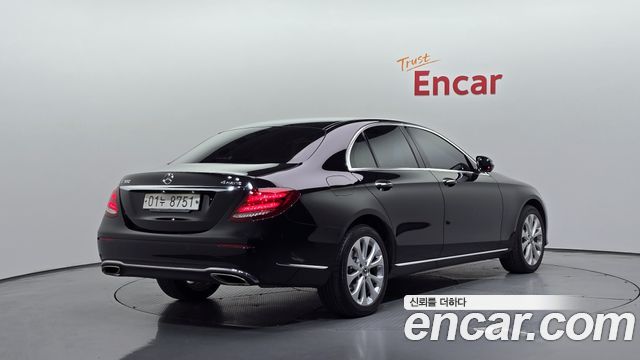 Mercedes-Benz E-Class (W213) E300 4MATIC Exclusive 2019 — фото 2