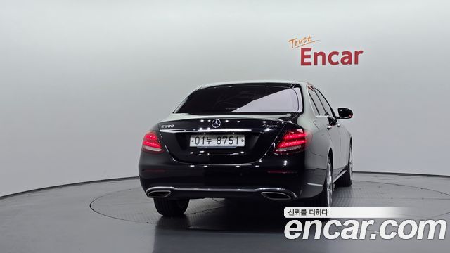 Mercedes-Benz E-Class (W213) E300 4MATIC Exclusive 2019 — фото 4