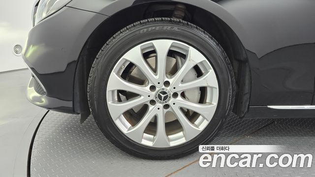 Mercedes-Benz E-Class (W213) E300 4MATIC Exclusive 2019 — фото 5