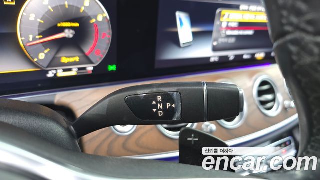 Mercedes-Benz E-Class (W213) E300 4MATIC Exclusive 2019 — фото 9