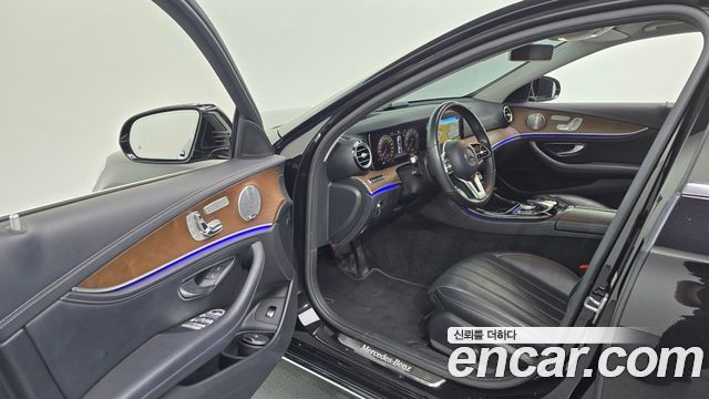 Mercedes-Benz E-Class (W213) E300 4MATIC Exclusive 2019 — фото 10