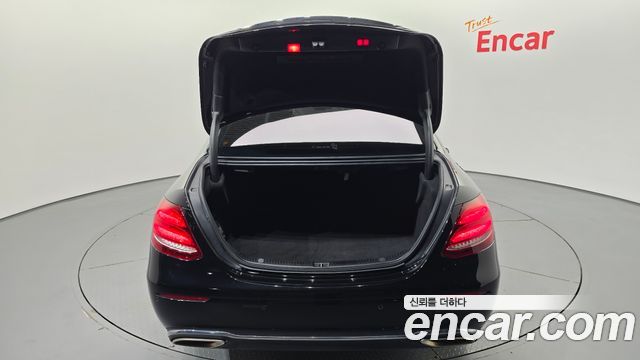 Mercedes-Benz E-Class (W213) E300 4MATIC Exclusive 2019 — фото 22