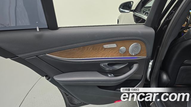 Mercedes-Benz E-Class (W213) E300 4MATIC Exclusive 2019 — фото 31