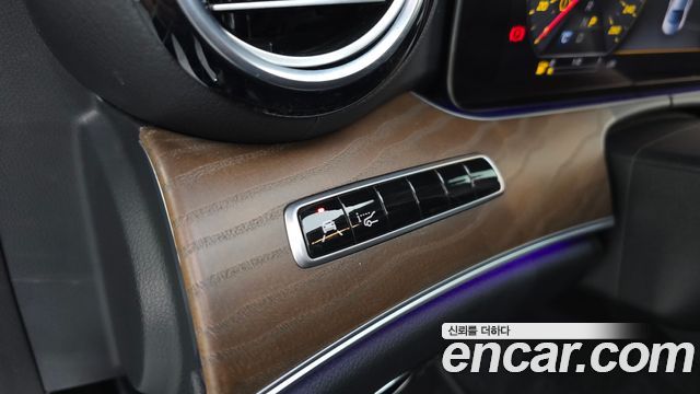 Mercedes-Benz E-Class (W213) E300 4MATIC Exclusive 2019 — фото 36