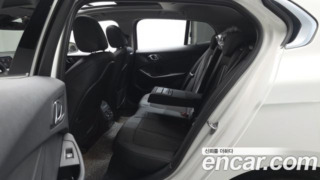 BMW 1 Series (F40) 120i Sports 2024 — фото 12