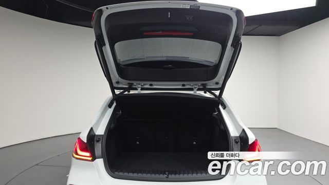 BMW 1 Series (F40) 120i Sports 2024 — фото 20