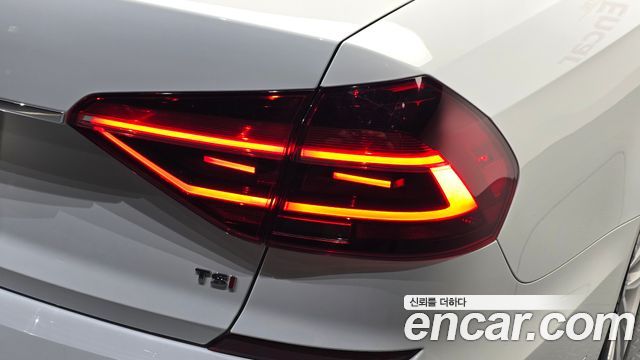 Volkswagen Passat 2.0 TSI B7 2018 — фото 23