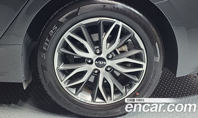 Kia K5 (III) 2.0 Prestige 2023 — фото 21