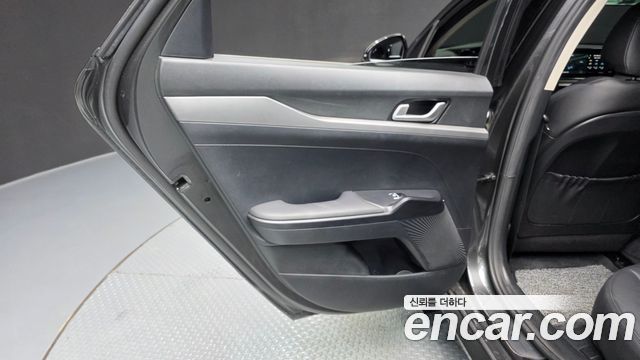 Kia K5 (III) 2.0 Prestige 2023 — фото 25