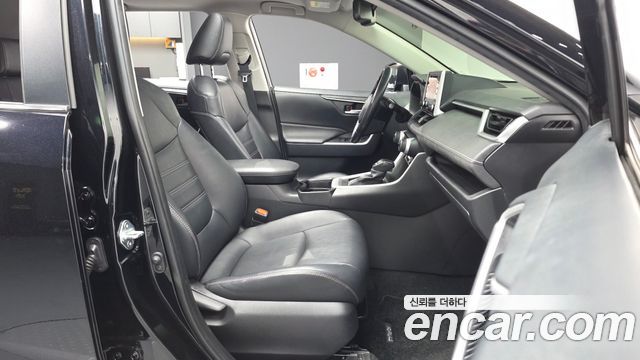 Toyota RAV4 (V) 2.5 2WD 2019 — фото 11
