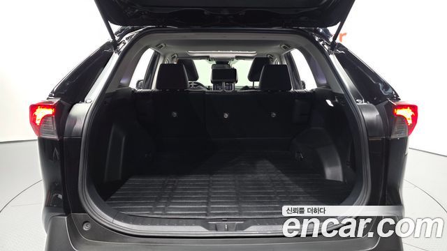 Toyota RAV4 (V) 2.5 2WD 2019 — фото 20