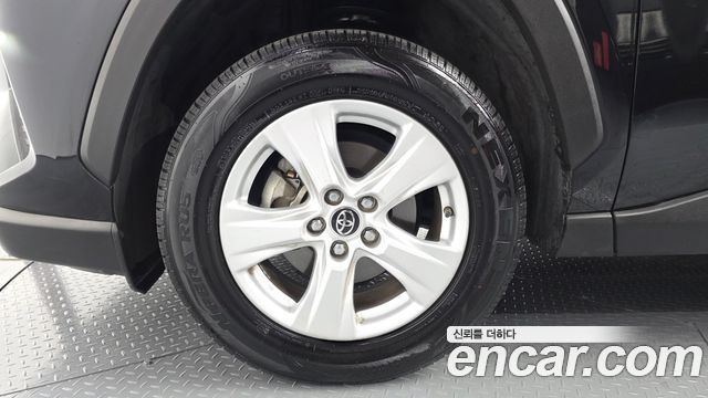 Toyota RAV4 (V) 2.5 2WD 2019 — фото 21