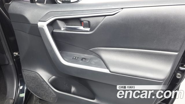 Toyota RAV4 (V) 2.5 2WD 2019 — фото 24