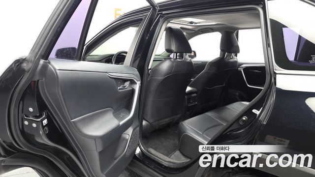 Toyota RAV4 (V) 2.5 2WD 2019 — фото 26