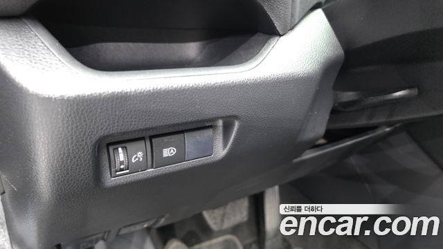 Toyota RAV4 (V) 2.5 2WD 2019 — фото 30