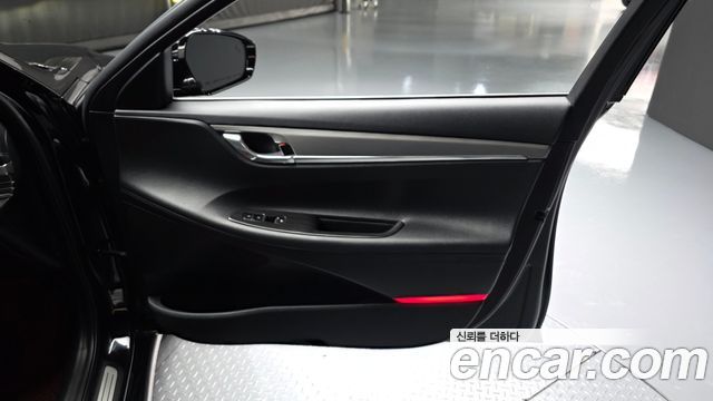 Hyundai Grandeur (IG) 3.0 LPi (Taxi) Deluxe 2023 — фото 24