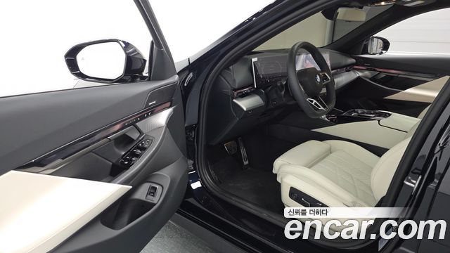 BMW 5 Series (G60) 523d M Sport 2026 — фото 10
