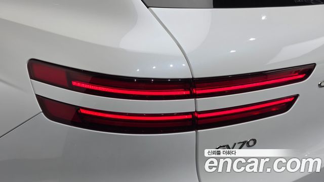 Genesis GV70 2.5T Gasoline 2WD 2024 — фото 23