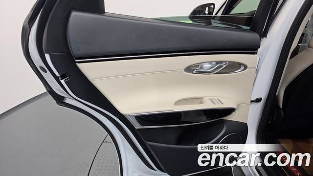 Genesis GV70 2.5T Gasoline 2WD 2024 — фото 25