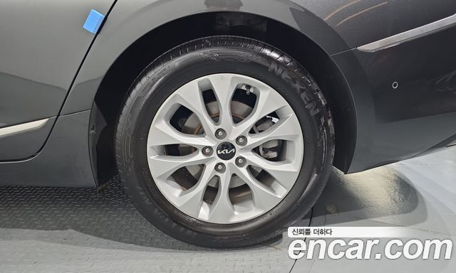Kia K8 2.5 Gasoline 2WD Noblesse 2023 — фото 21