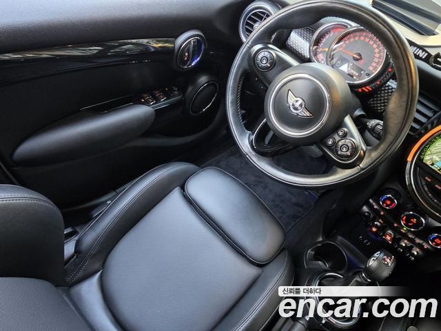 MINI Cooper SD 5Door Standard 3rd 2017 — фото 15