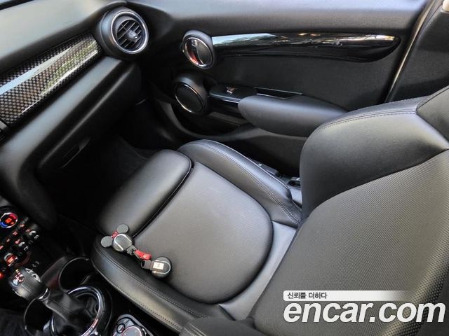 MINI Cooper SD 5Door Standard 3rd 2017 — фото 16