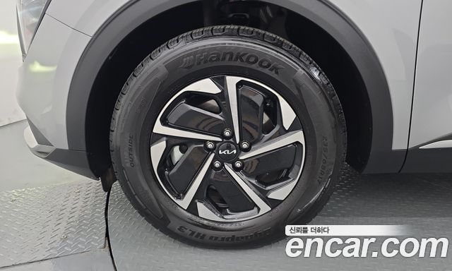 Kia Sportage Hybrid (V) Prestige 2023 — фото 5