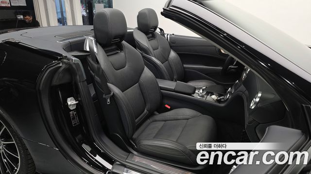 Mercedes-Benz SL-Class SL400 R231 2017 — фото 32