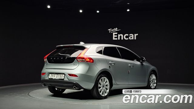 Volvo V40 D3 2nd 2016 — фото 2