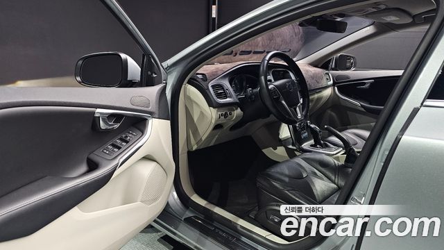 Volvo V40 D3 2nd 2016 — фото 10