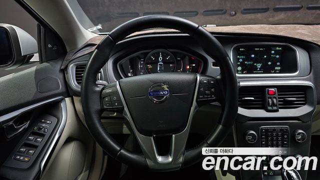 Volvo V40 D3 2nd 2016 — фото 13