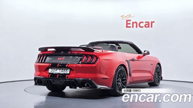 Ford Mustang GT Convertible 2019 — фото 2