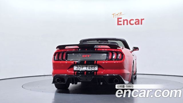 Ford Mustang GT Convertible 2019 — фото 4