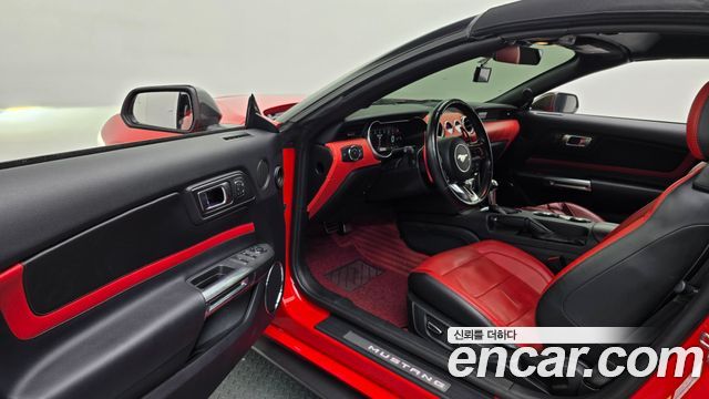 Ford Mustang GT Convertible 2019 — фото 10
