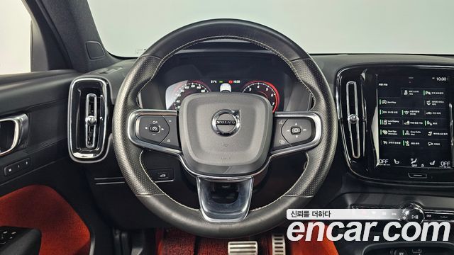 Volvo XC40 B4 R-Design 2021 — фото 13