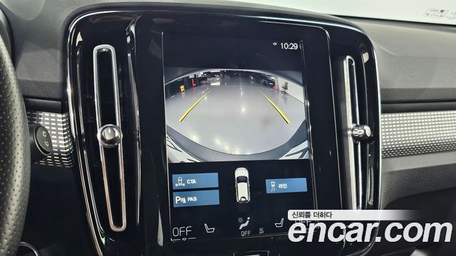 Volvo XC40 B4 R-Design 2021 — фото 14