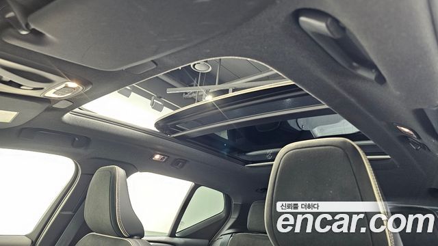 Volvo XC40 B4 R-Design 2021 — фото 16