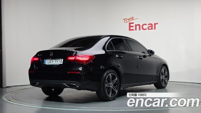 Mercedes-Benz A-Class (W177) A220 Sedan 2025 — фото 2
