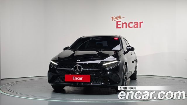 Mercedes-Benz A-Class (W177) A220 Sedan 2025 — фото 3
