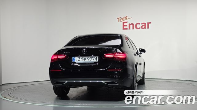 Mercedes-Benz A-Class (W177) A220 Sedan 2025 — фото 4