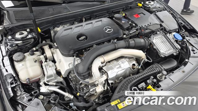Mercedes-Benz A-Class (W177) A220 Sedan 2025 — фото 6