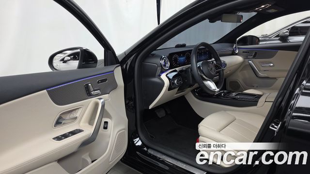 Mercedes-Benz A-Class (W177) A220 Sedan 2025 — фото 10