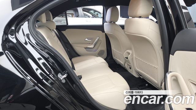 Mercedes-Benz A-Class (W177) A220 Sedan 2025 — фото 12