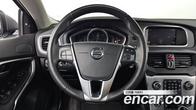 Volvo V40 D3 2nd 2018 — фото 13