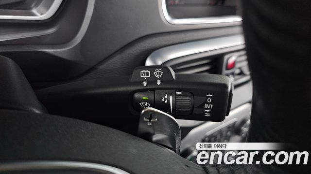 Volvo V40 D3 2nd 2018 — фото 16