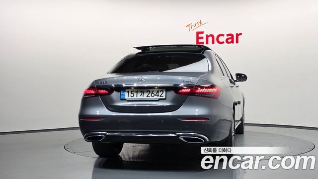 Mercedes-Benz E-Class (W213) E350 4MATIC Exclusive 2023 — фото 4