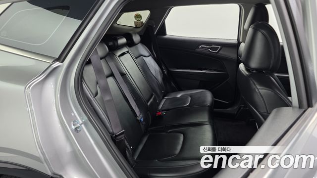 Kia Sportage (V) Diesel 2.0 2WD Nobleless 2023 — фото 11