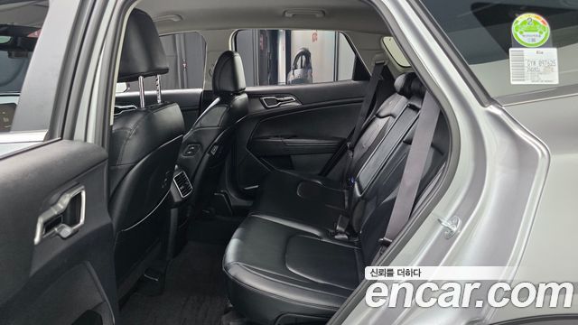 Kia Sportage (V) Diesel 2.0 2WD Nobleless 2023 — фото 12