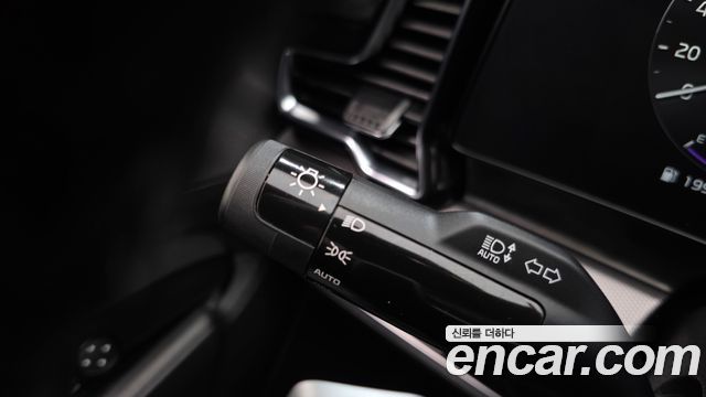 Kia Sportage (V) Diesel 2.0 2WD Nobleless 2023 — фото 28