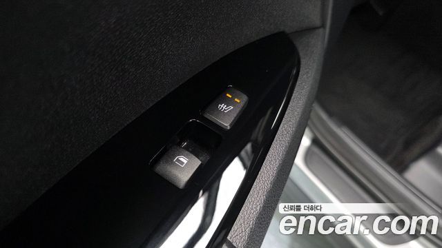 Kia Sportage (V) Diesel 2.0 2WD Nobleless 2023 — фото 32
